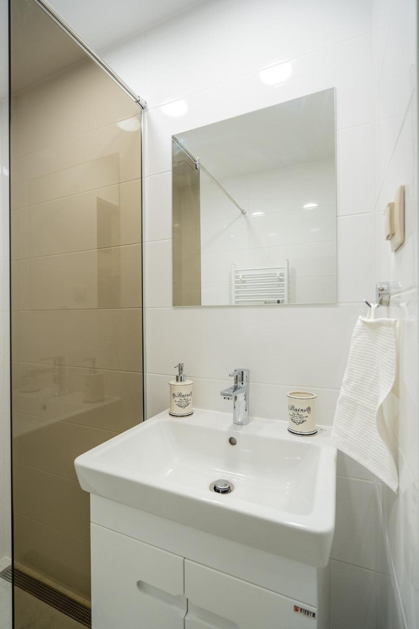 Top Location Central New & Spacious 3 Bdr Apt Medical Academy София Экстерьер фото