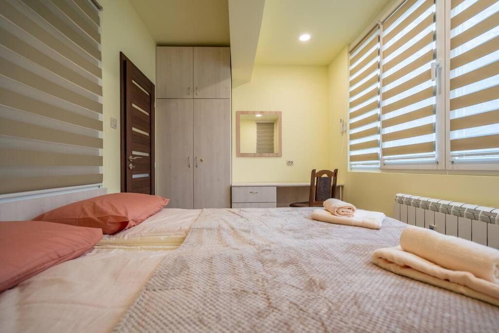 Top Location Central New & Spacious 3 Bdr Apt Medical Academy София Экстерьер фото